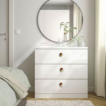 Load image into Gallery viewer, Wooden Mother Of Pearl knobs ( set of 6 )