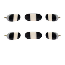 Load image into Gallery viewer, Black and white oval marble ( set of 6 )