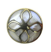 Carregar imagem no visualizador da galeria, Set Of Six Four glass Brass Mother Of Pearl Knob
