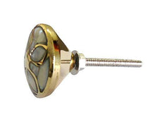 Carregar imagem no visualizador da galeria, Set Of Six Four glass Brass Mother Of Pearl Knob