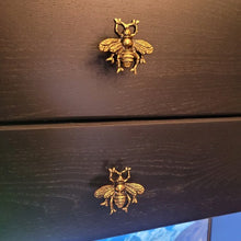 Load image into Gallery viewer, Set of 6 Brass Bee Knob
