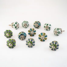 Carregar imagem no visualizador da galeria, Ceramic Garden Green Drawer Knob Set Of 12
