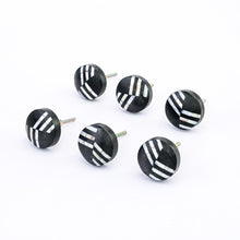Cargar imagen en el visor de la galería, Set of 6 Renaksh Wooden Knob Mother of Pearl
