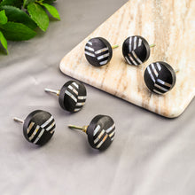 Cargar imagen en el visor de la galería, Set of 6 Renaksh Wooden Knob Mother of Pearl
