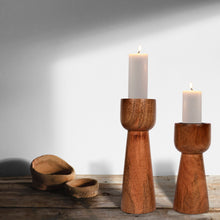 Carregar imagem no visualizador da galeria, Wooden Simple candle holder (Set of 2)
