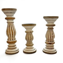 Carregar imagem no visualizador da galeria, Wooden candle holder Set of Three White Stripe
