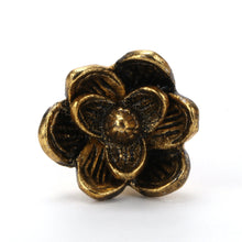 Load image into Gallery viewer, Set of 6 Gold Flower knob - Perilla Home
